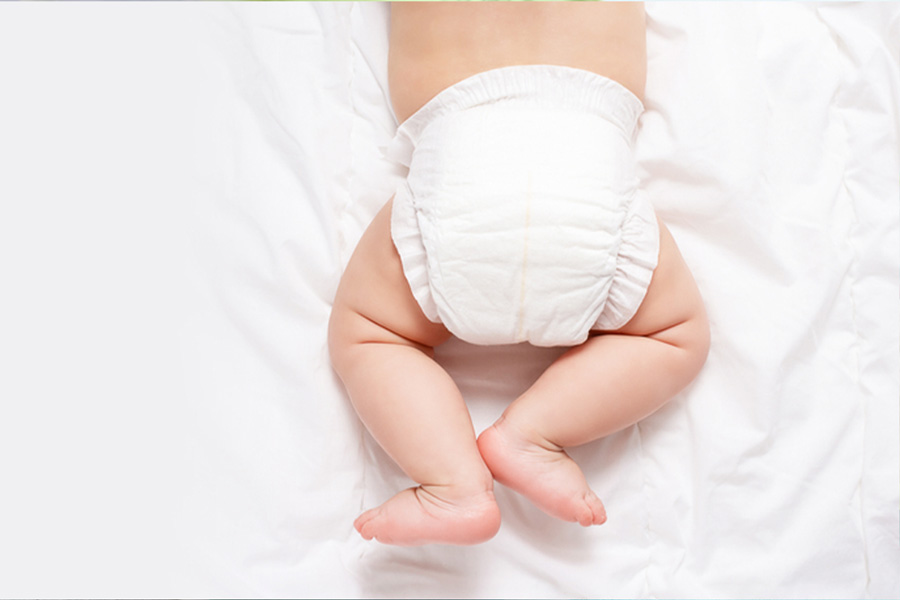 新生児向けおむつの種類や選び方を紹介!紙・布のメリットやデメリット・サイズアウトの見極め方まで解説