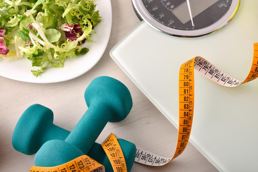 BMIとは何を表す数値?計算式や適正体重、健康への影響、判定が肥満の場合の対処法について解説