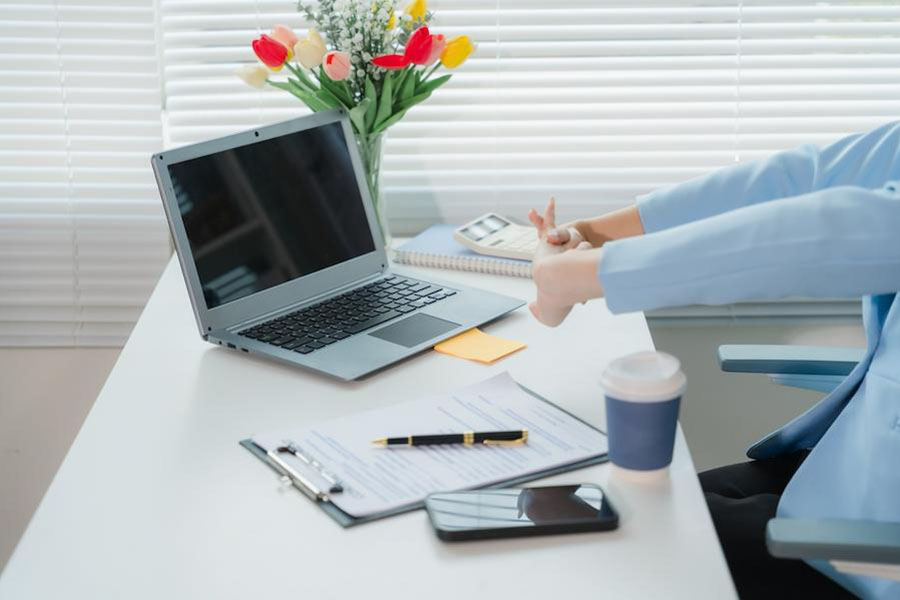 親指の付け根の不快感にはサポーターの使用がおすすめ！