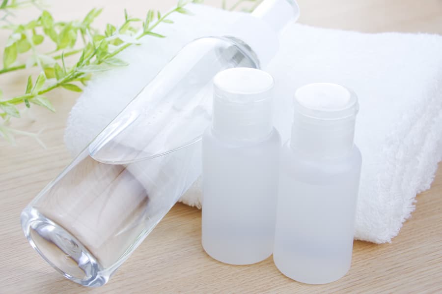 保湿とはなぜ大事なの？乾燥や紫外線の影響を知り、乳液やクリームを使ったスキンケアを習慣にしよう