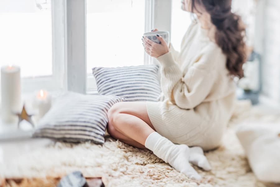 【冷え性の方は必見!】冬だけでなく夏も注意が必要??冷え性の原因と自宅でできる対策を紹介