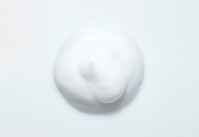 肌になじみやすい、水分たっぷりのみずみずしい植物由来ゲル