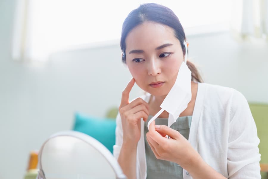 マスクで保湿できる?乾燥や肌荒れはマスクが原因かも。保湿マスクの選び方や乾燥対策を見直して