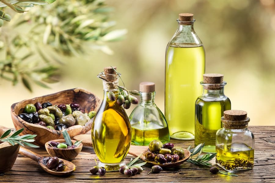 エキストラバージンオリーブオイルとは？オリーブオイルとの違いについて徹底解説