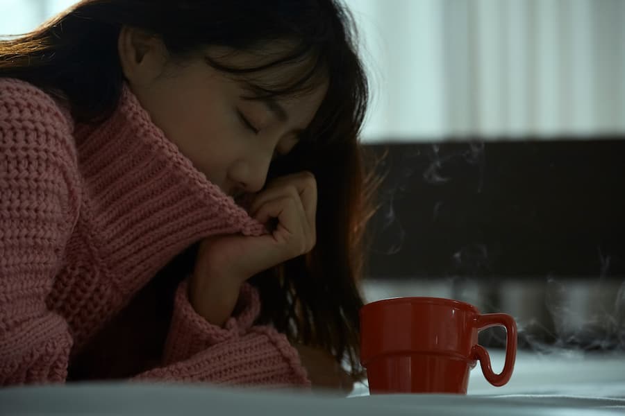 運動不足はメンタルの不調に繋がりやすいって本当？コロナ禍で感じやすい心と身体のストレスや対策法を解説