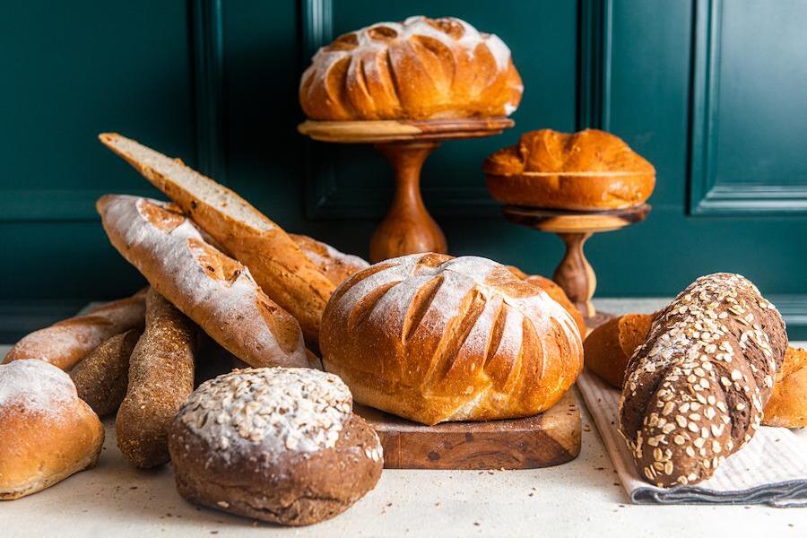 発酵と酵母、酵素の違いとは？似ているようで異なるそれぞれの働きや種類や関係性を解説