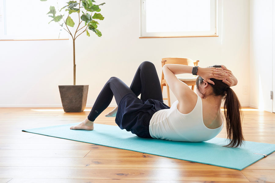 40代から筋トレを始めるメリットはあるの？自宅でできる初心者におすすめのメニューも紹介