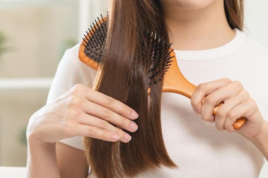 【美容師執筆】女性の髪が変化する年齢はいつから？いますぐできるエイジングケアを悩み別にピックアップ