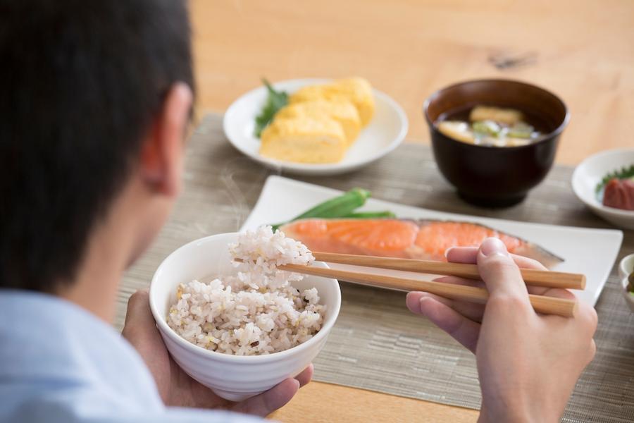 【医師監修】食欲不振と吐き気の原因は？ストレス？頭痛・倦怠感・げっぷといった＋αの症状に目を向けて