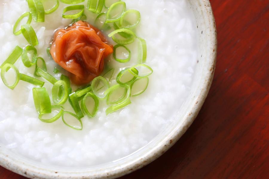 【医師監修】胃もたれ・胸焼け・胃痛の違いは？症状と原因を知って適切な対処法と長引くときは病院の受診を