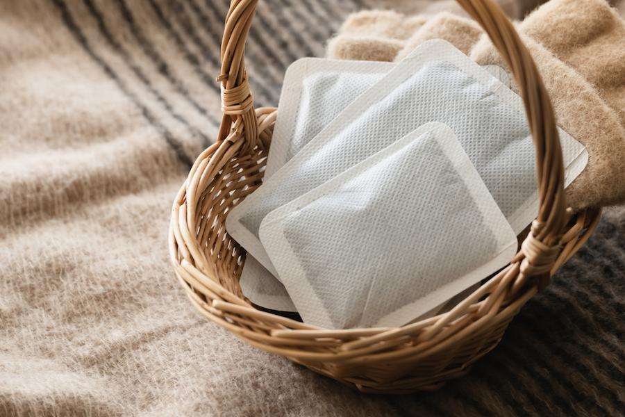 カイロの温度が上がる秘密は中身にあり！安全な使い方・捨て方・使用期限を知り、快適なあたたかさを