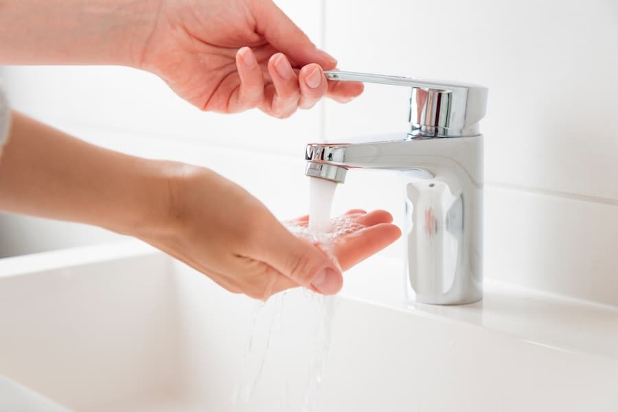 【医師監修】春や秋の季節の変わり目に風邪をひきやすい…対策は？新型コロナウイルス感染症との違い