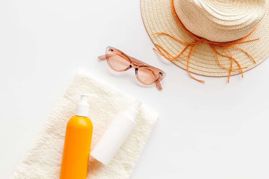 日焼け対策は日焼け止めとグッズのWケアで！未来の美肌を育むために覚えておきたい選び方のコツ