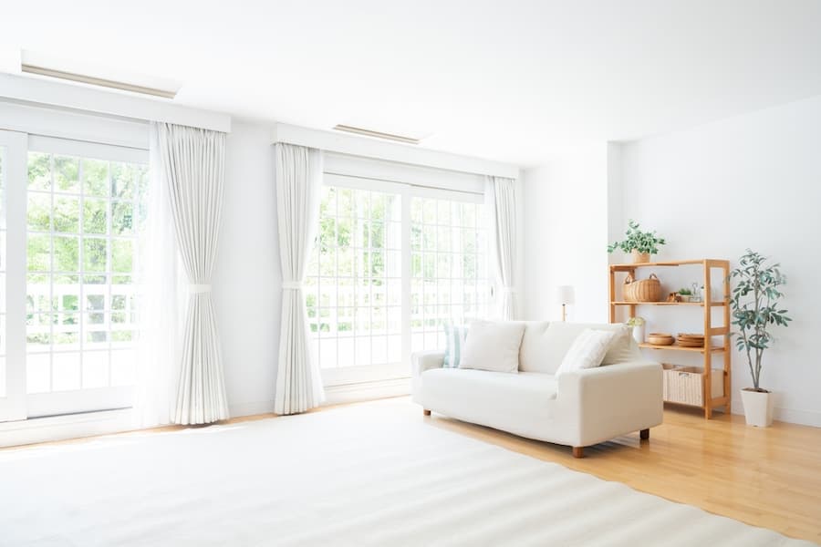 一軒家のゴキブリを徹底対策！エアコン・玄関・換気扇など場所別に、隙間ふさぎ＆清潔キープ術を伝授