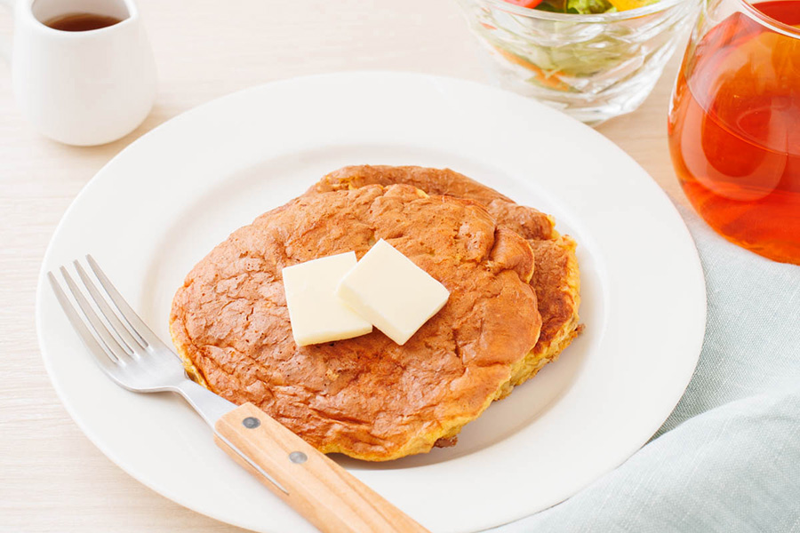 【ハピネスオートミールレシピ③】朝食向けオートミールパンケーキ！忙しい朝でもパパッと簡単健康メニュー