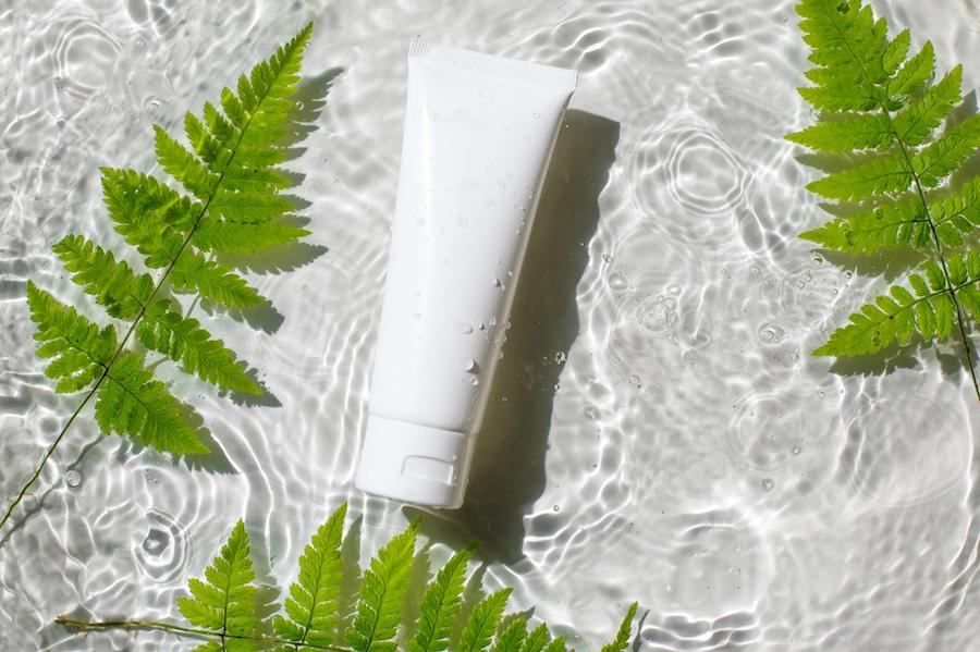 【日焼け止め選びの疑問を解決】PFやPAの選び方と正しい塗り方は？紫外線から賢く肌を守るための新常識