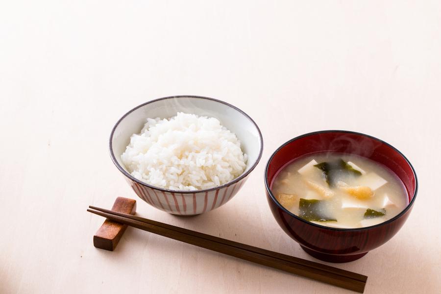減塩のコツは習慣化が大切!調味料選びや調理・献立の注意点と、管理栄養士おすすめの味噌汁レシピを紹介
