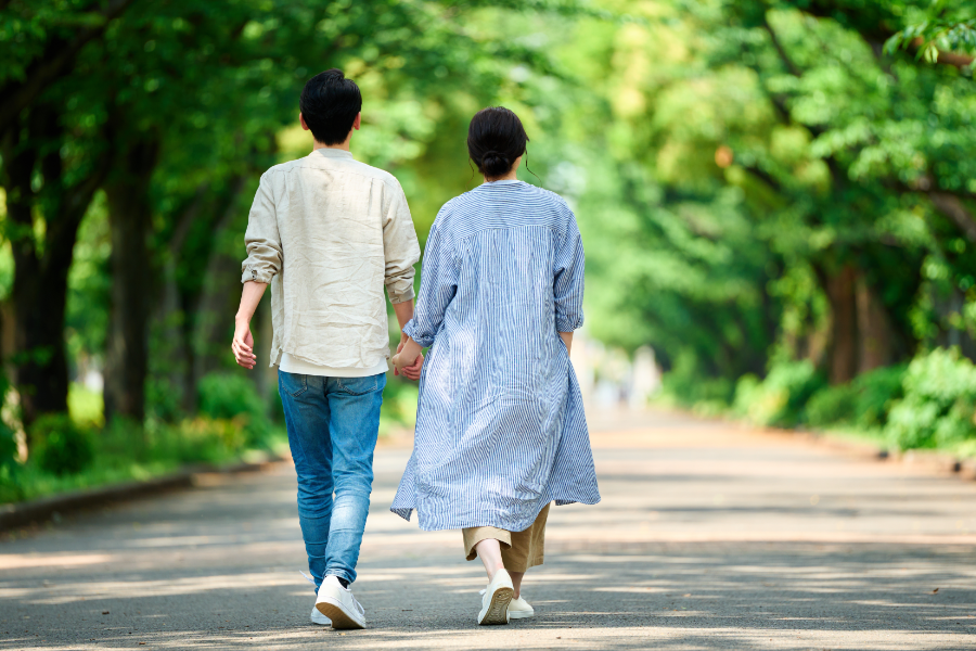 分け目が薄い『分け目はげ』の隠し方は簡単！分け目を変えたり髪型を工夫したりして自然にカバーしよう