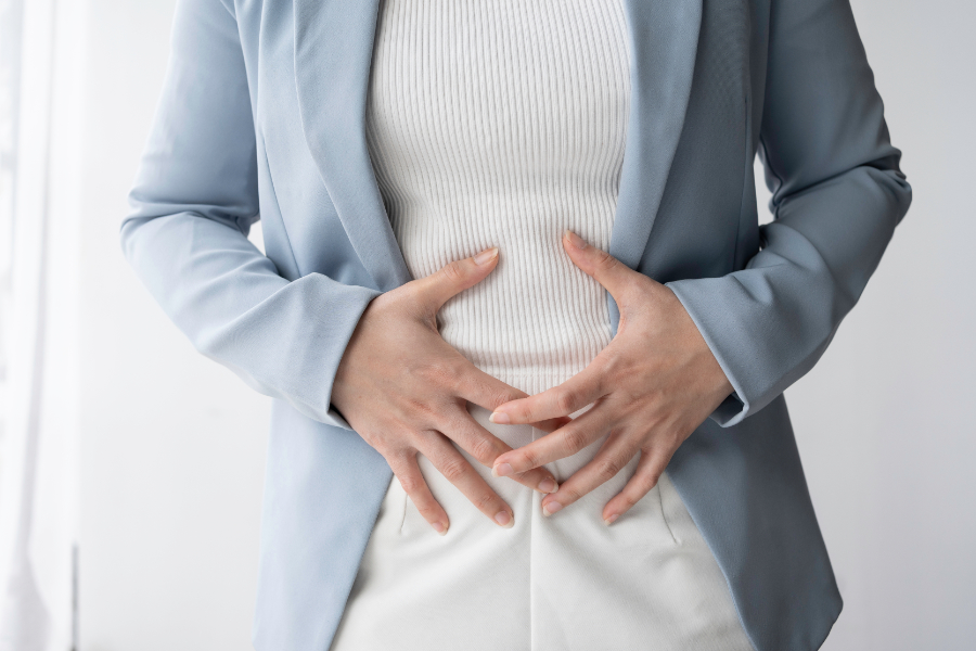 胃が荒れる原因は薬の飲み方にあるかも？正しい服用方法や薬以外の原因、胃腸薬の選び方をチェック