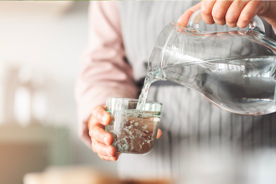 サラサラ習慣におすすめのコンビニで買える飲み物4選！水分補給のコツや管理栄養士が控えている飲料とは